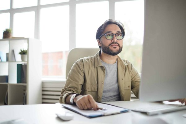 Quelle application mobile pour le suivi des performances des équipes de vente en temps réel?